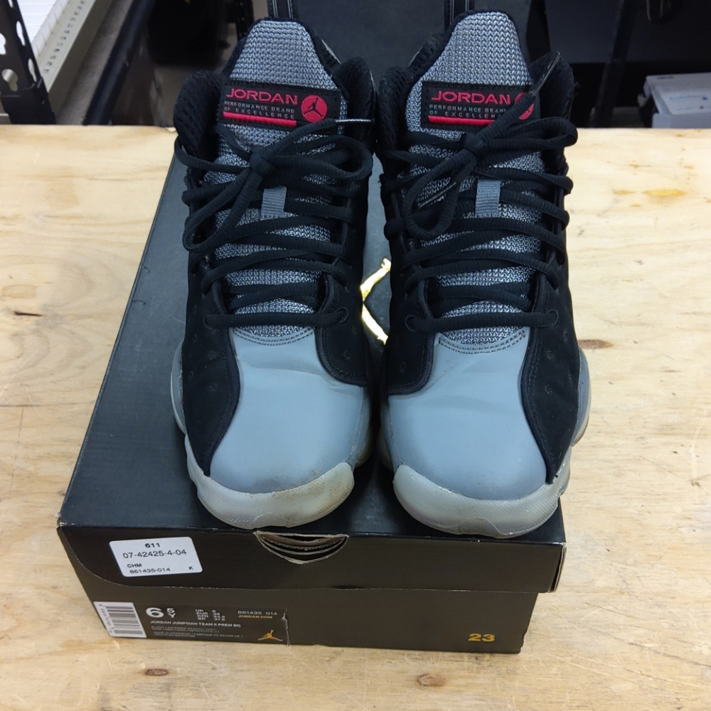 Air Jordan Jumpman Team 2 BG